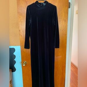 Black Velvet Long Sleeve Dress 🖤
